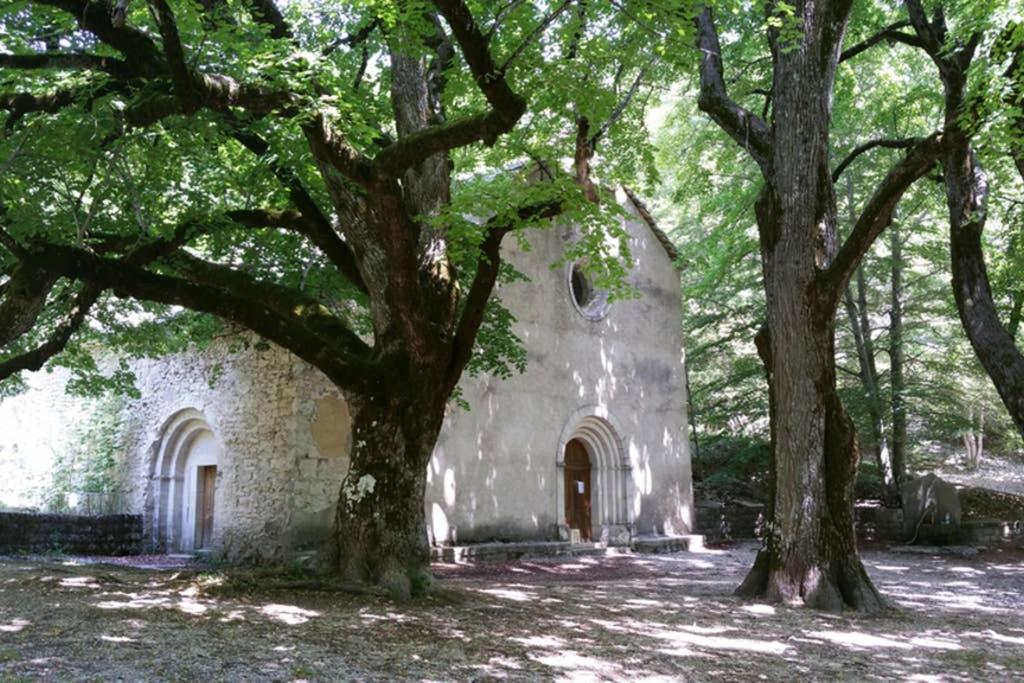 Villa La Lurette, Appartement Et Studio Saint-Étienne-les-Orgues Kültér fotó